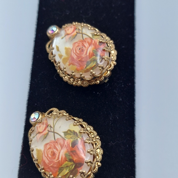 Vintage  W. Germany Handpaint Floral ClipOn Earrings w/ Rhinestone, GC. - Picture 9 of 16